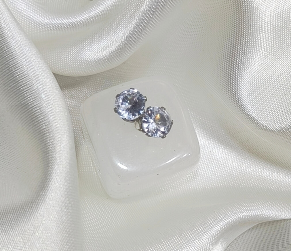 BOUCLES D'OREILLES EN ACIER INOXYDABLE - PIERRES EN ZIRCONE CUBIQUE - 10 COULEURS AU CHOIX - 6MM