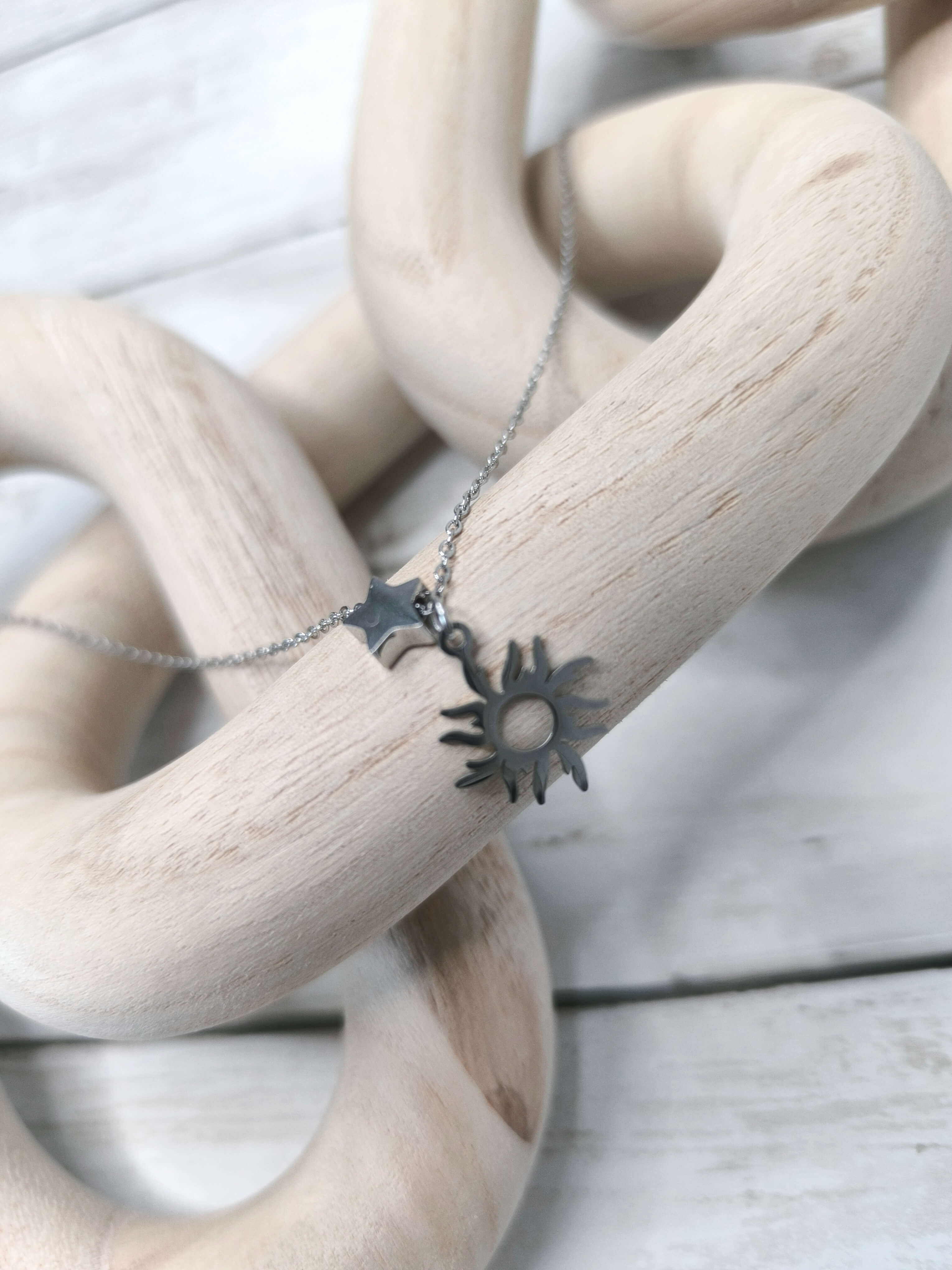 CHAINE DE CHEVILLE FEMME - ARGENTEE - SOLEIL & ETOILE EN ACIER INOXYDABLE