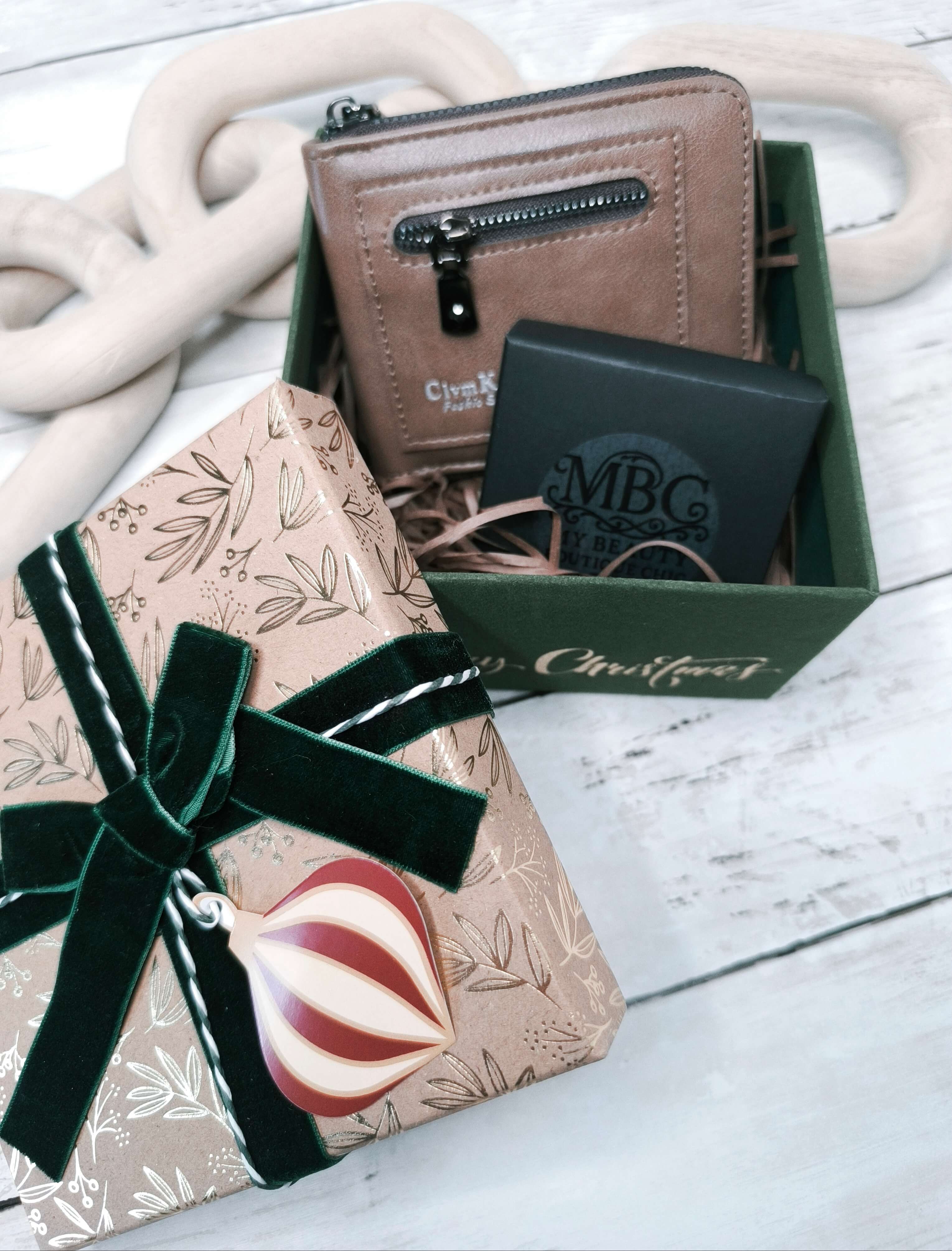 Coffret Cadeau Homme – Portefeuille Marron & Trio de Bracelets – Edition Noël Premium