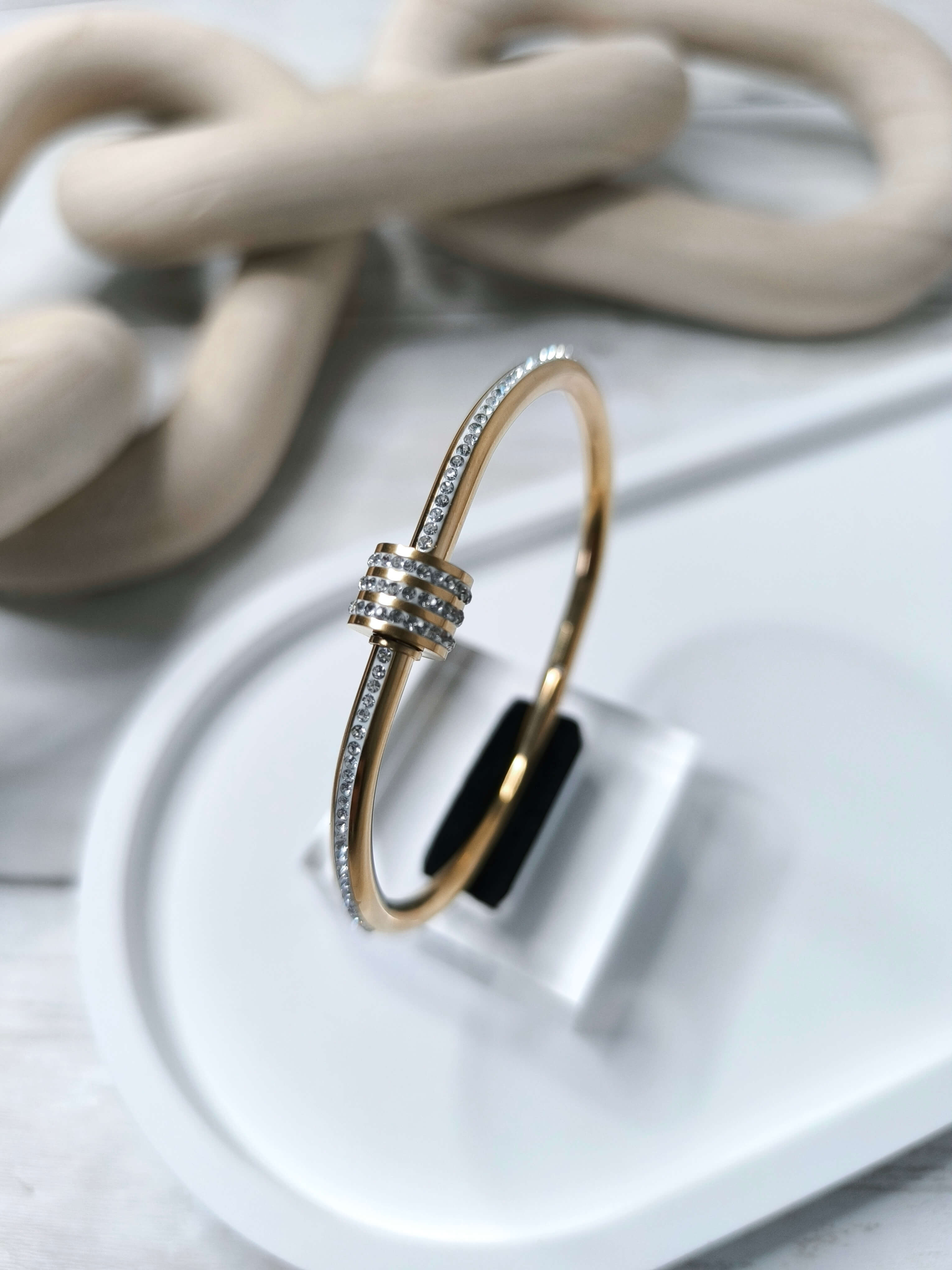 BRACELET FEMME - ACIER INOXYDABLE 304 OU ARGENT - CYLINDRE CENTRAL SERTI DE STRASS SCINTILLANTS - DORE OU ARGENTE