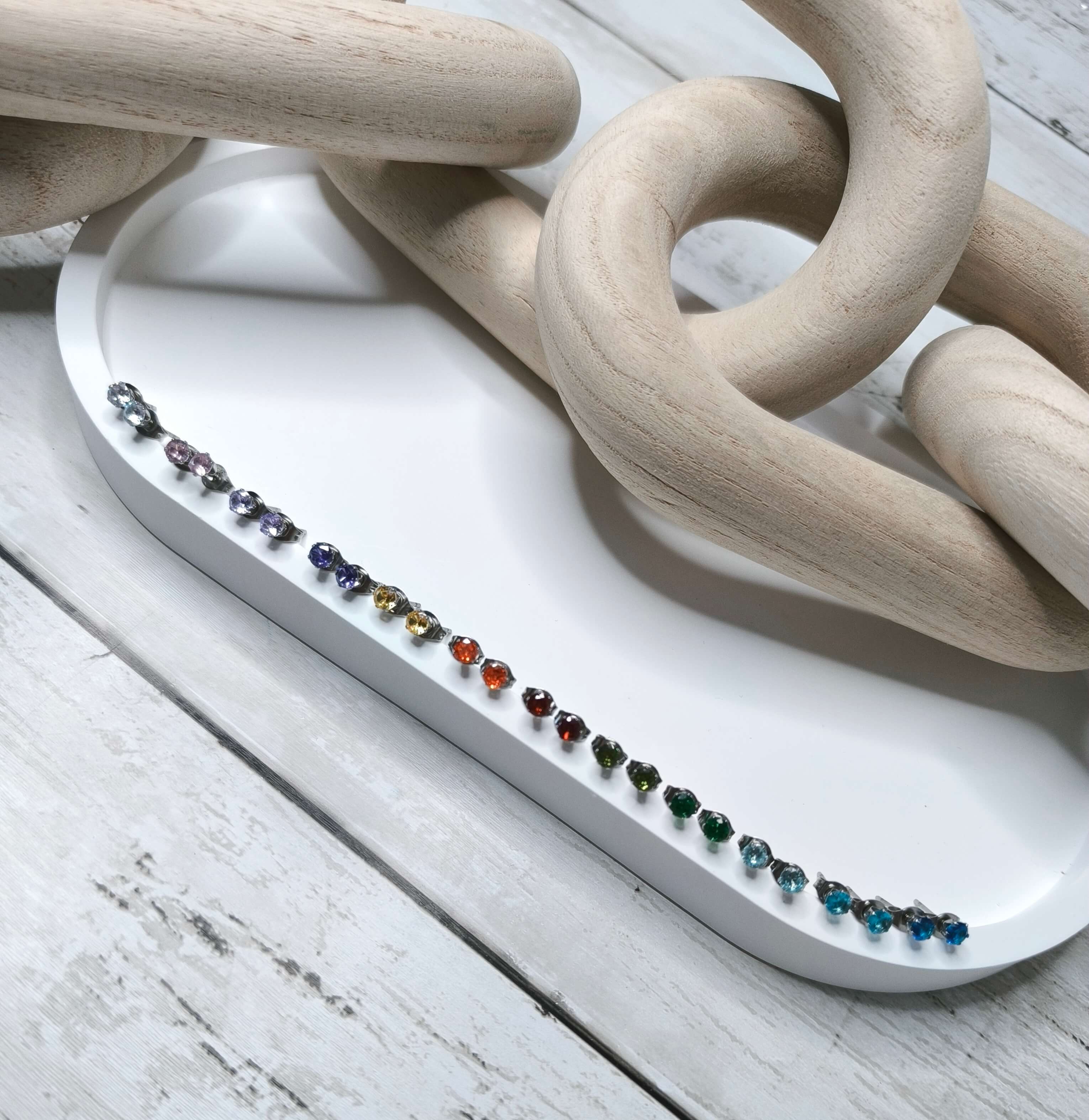 BOUCLES D'OREILLES EN ACIER INOXYDABLE - PIERRES EN ZIRCONE CUBIQUE - 12 COULEURS AU CHOIX - 4MM