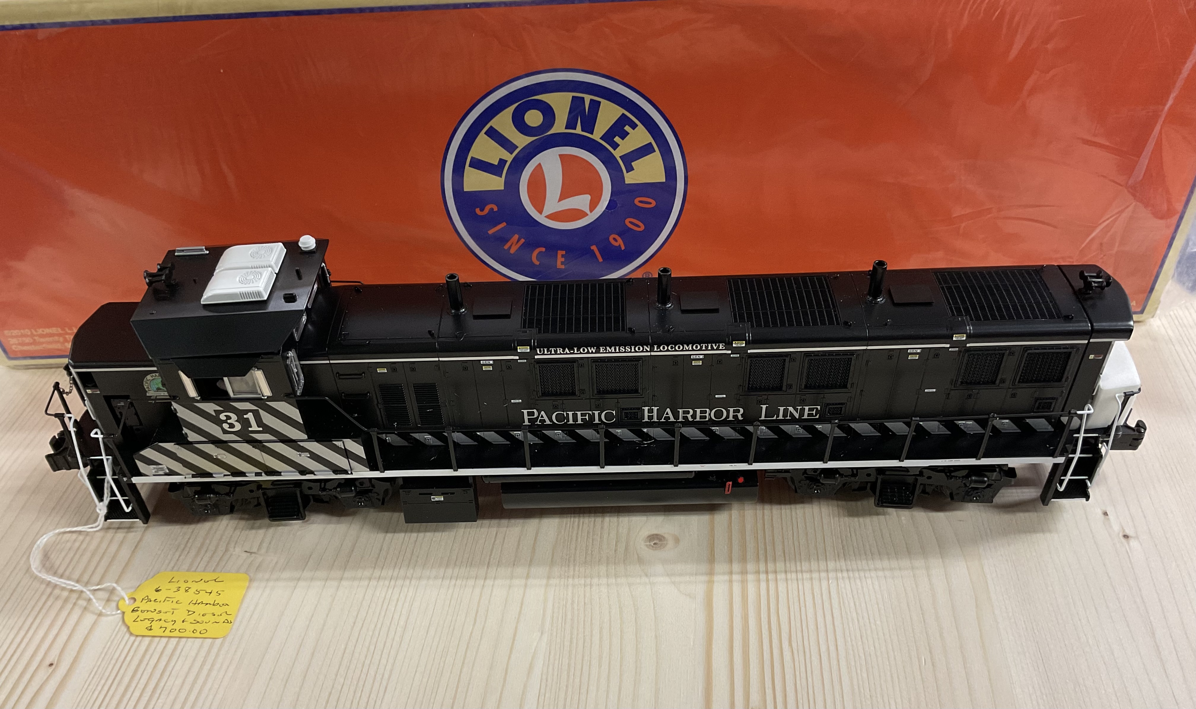 Lionel 6-38545 O-Scale Pacific Harbor Legacy Genset Switcher #31 Locomotive Train Model