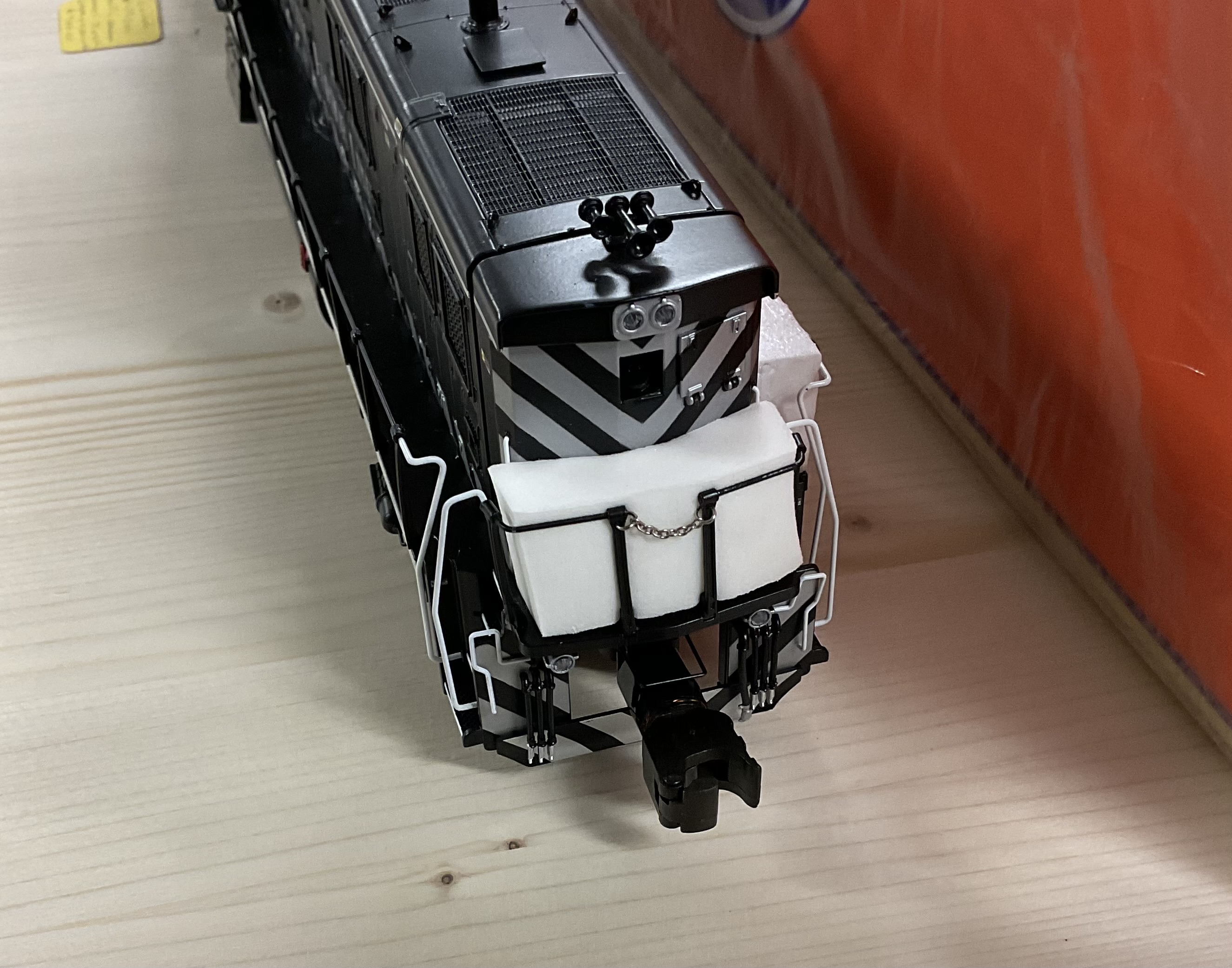 Lionel 6-38545 O-Scale Pacific Harbor Legacy Genset Switcher #31 Locomotive Train Model