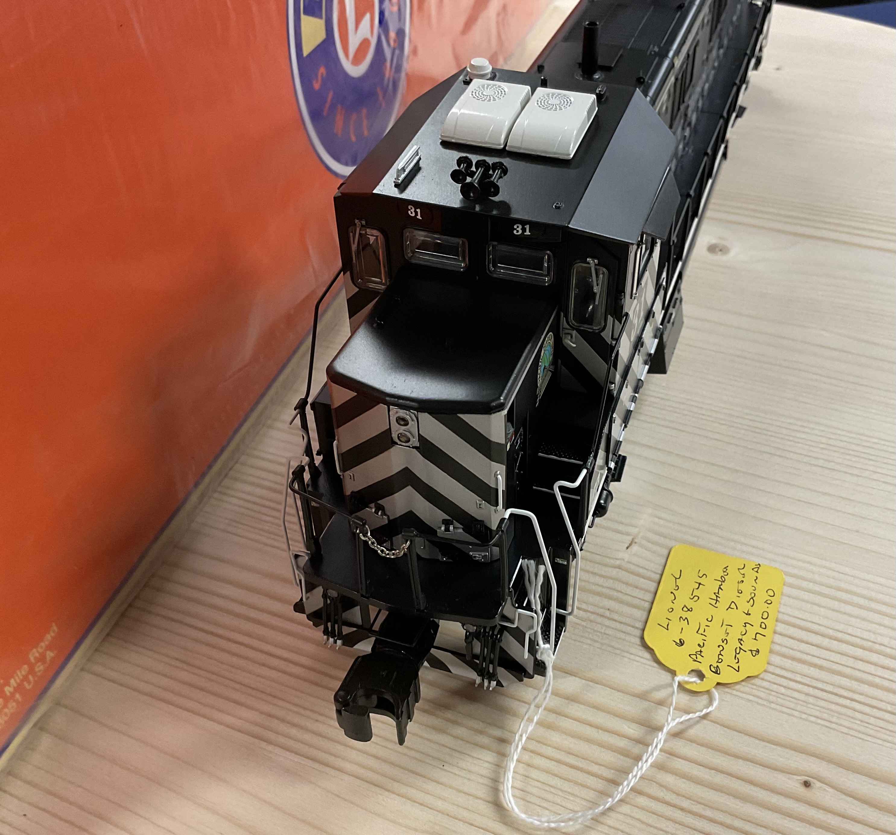 Lionel 6-38545 O-Scale Pacific Harbor Legacy Genset Switcher #31 Locomotive Train Model