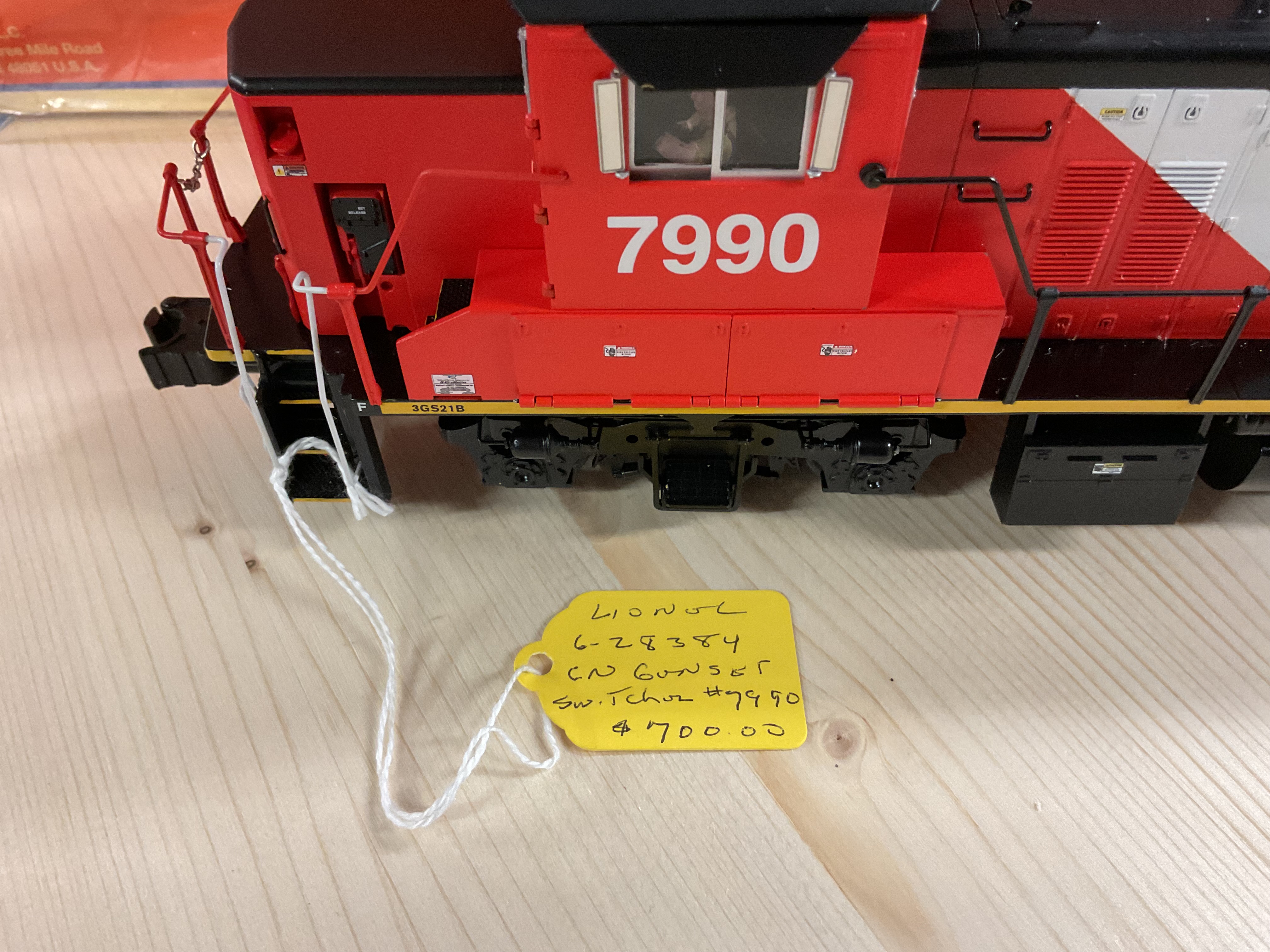 Lionel 6-28384 O-Scale Canadian National Legacy Genset Switcher #7990 Locomotive 