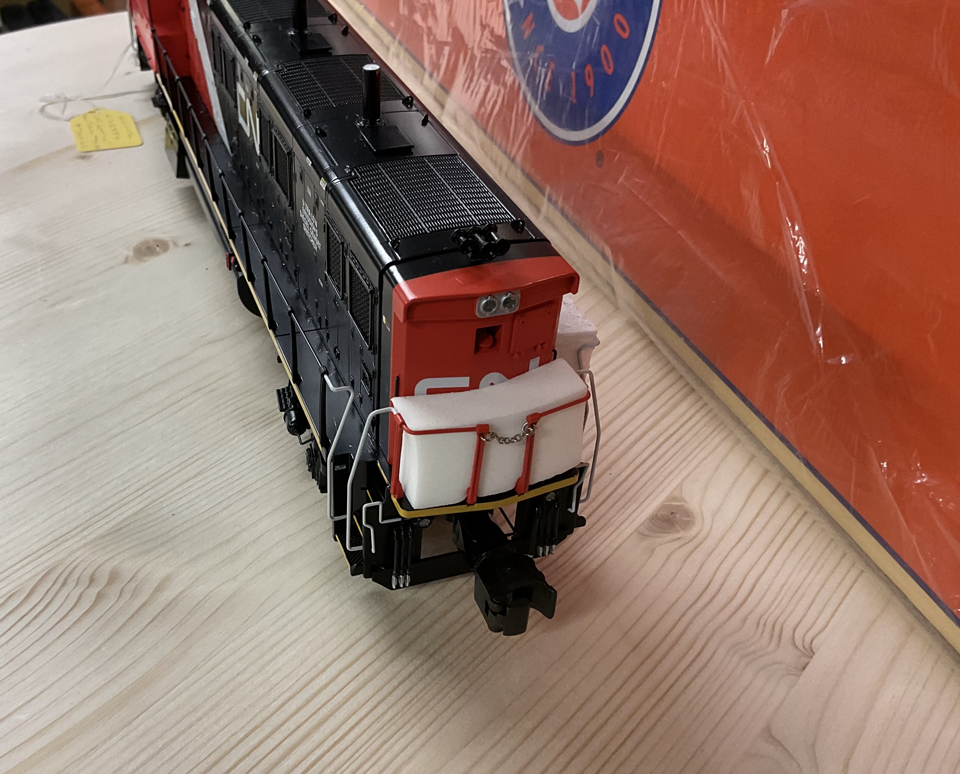 Lionel 6-28384 O-Scale Canadian National Legacy Genset Switcher #7990 Locomotive 