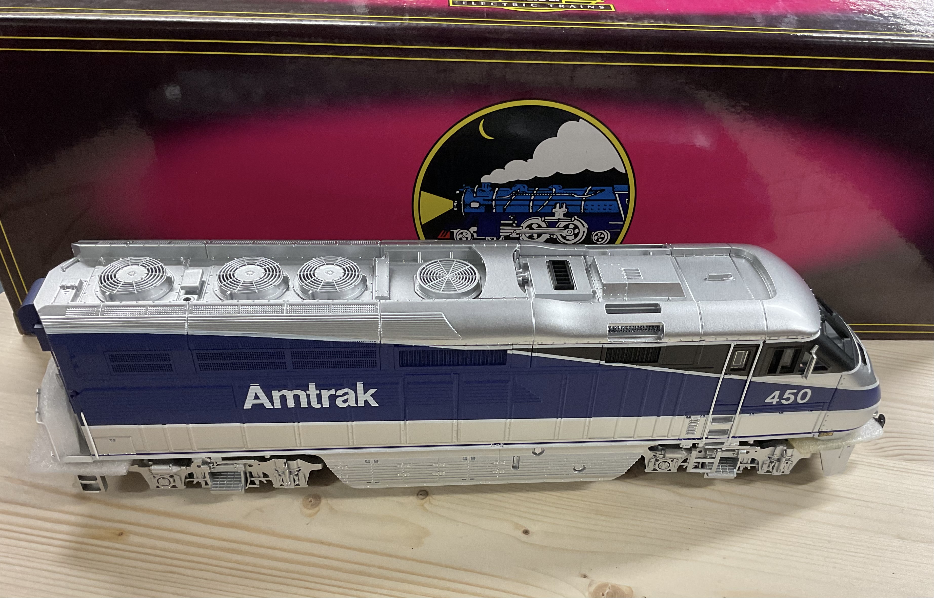 MTH 20-2213-1 Premier O-Scale Amtrak F59PH Diesel Engine Cab #450 with Proto-Sound 