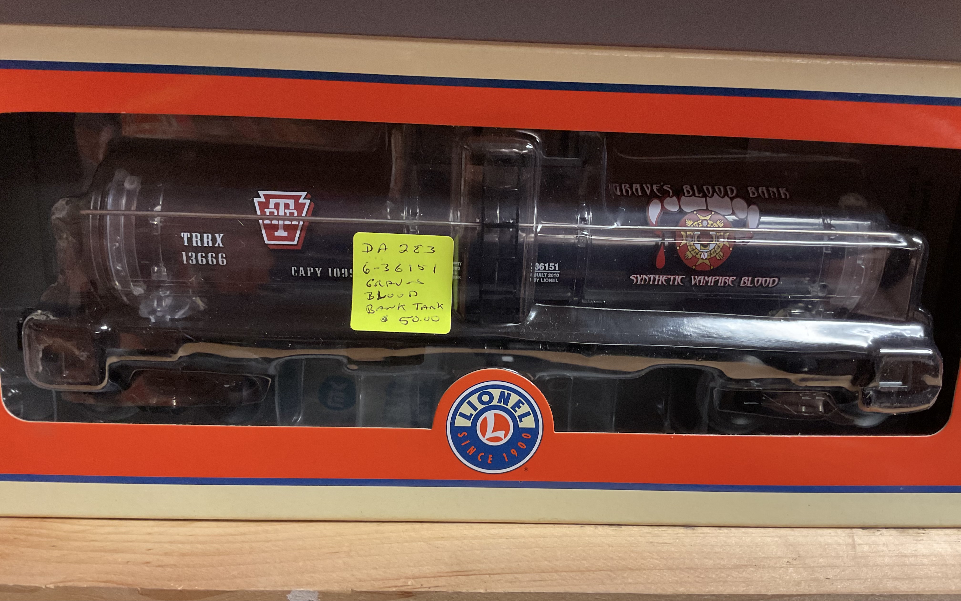 Lionel 6-36151 O-Scale Grave’s Mortuary Tank Car