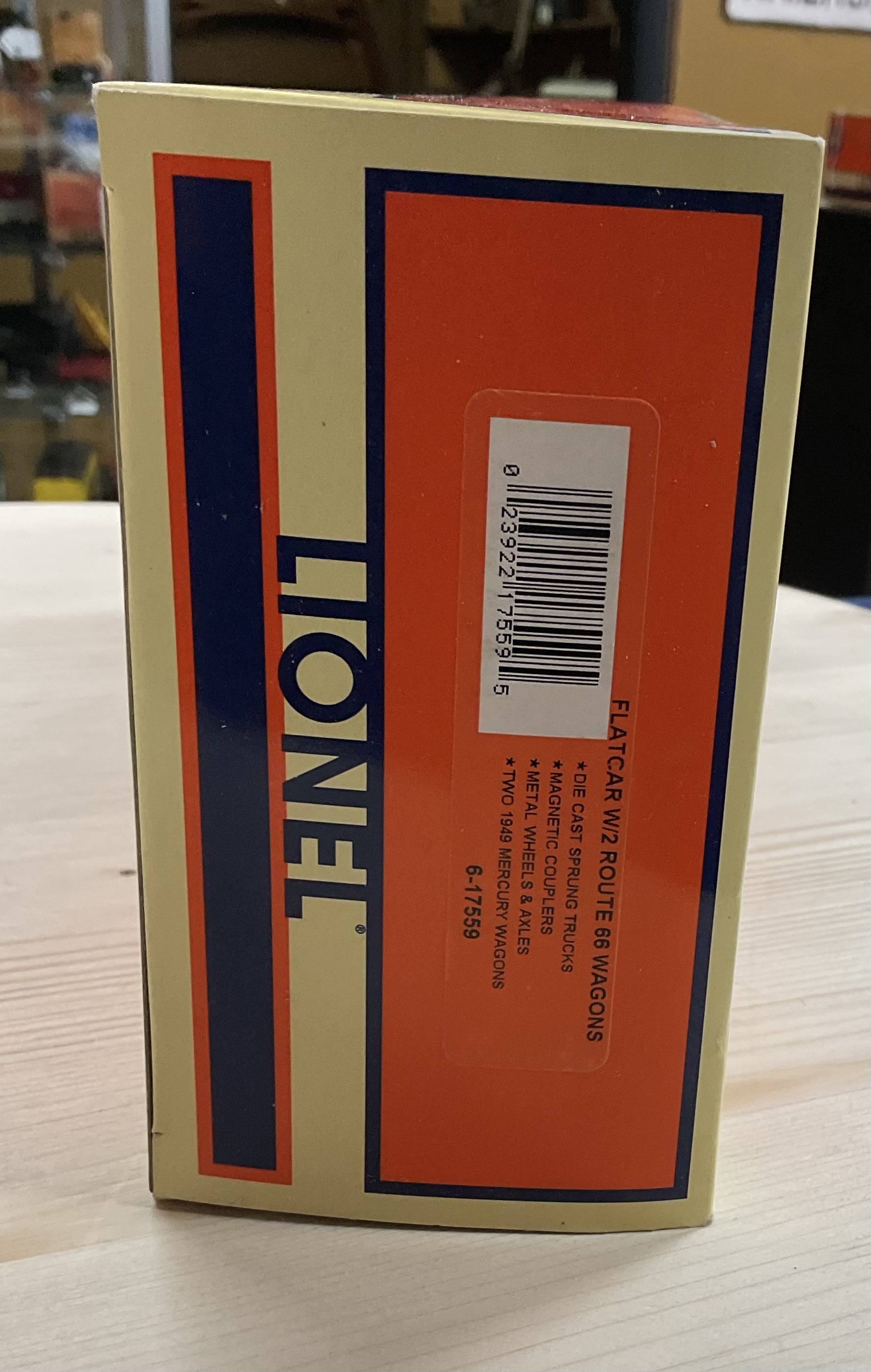 Lionel 6-17559 O-Scale Route 66 Flat Car With 2 Wagons