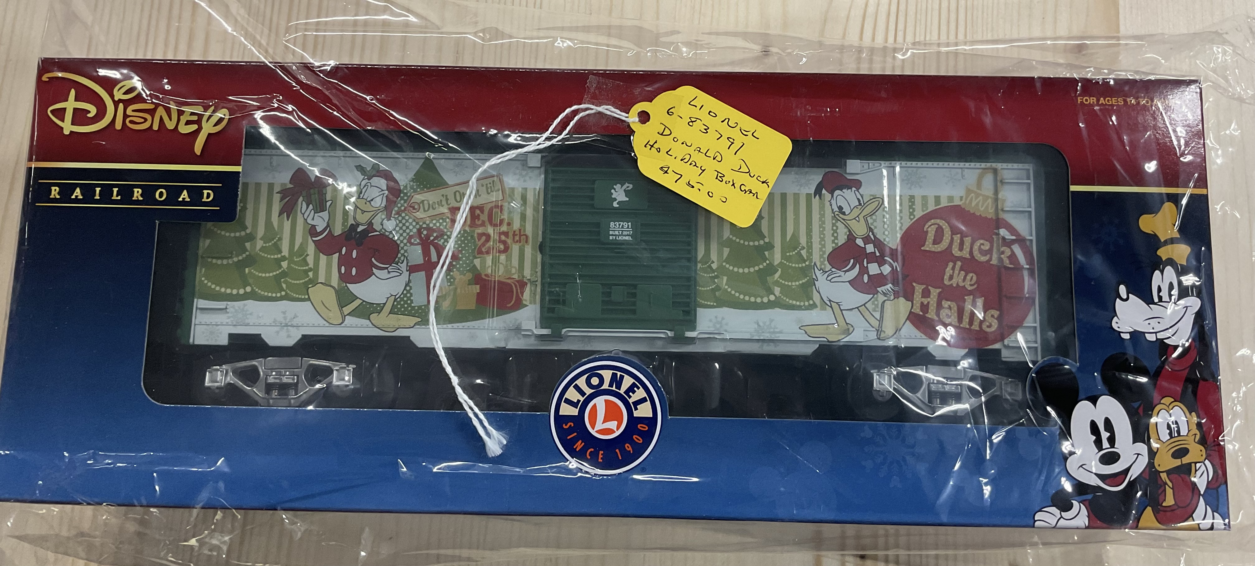 NOS (New Old Stock) Lionel 6-83791 O-Scale Disney Donald Duck Happy Holidays Boxcar in Original Box