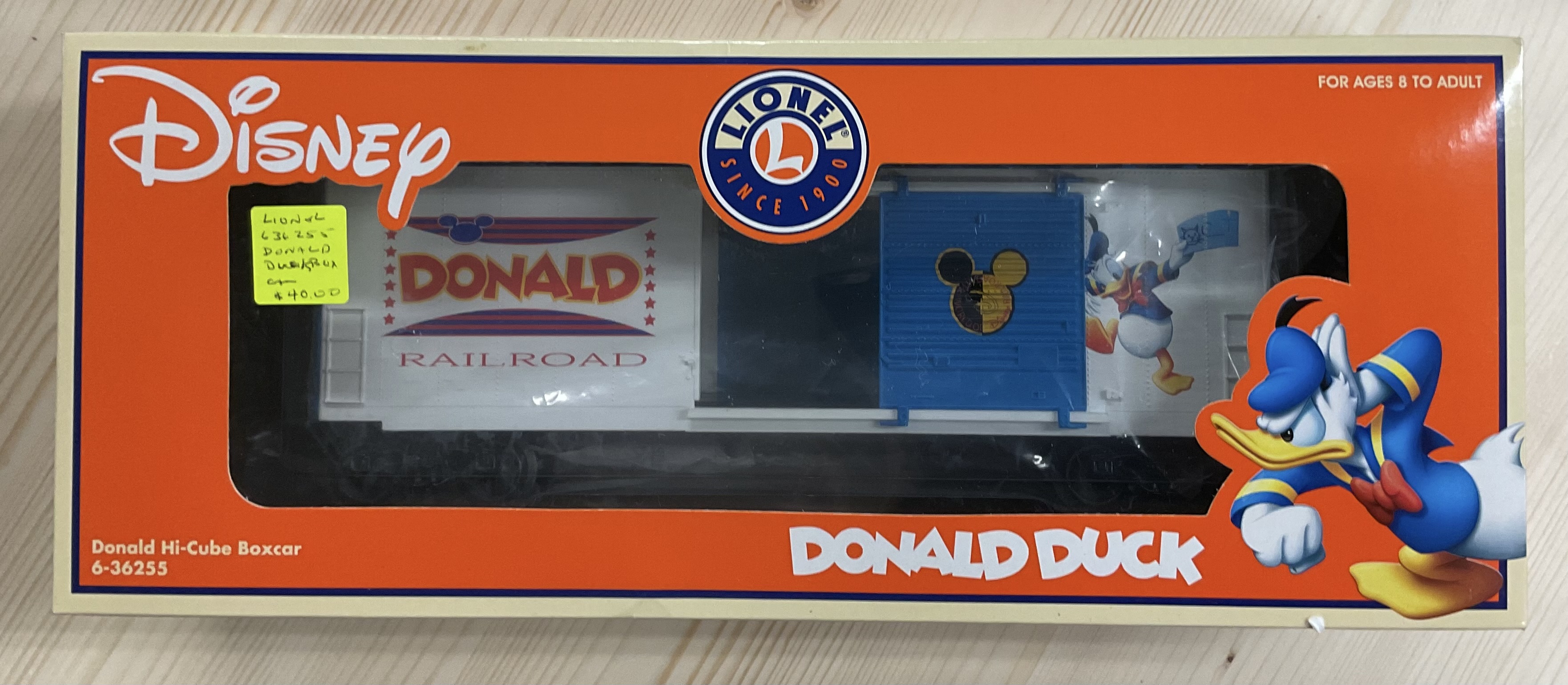 NOS (New Old Stock) Lionel 6-36255 O-Scale Donald Duck Boxcar in Original Box