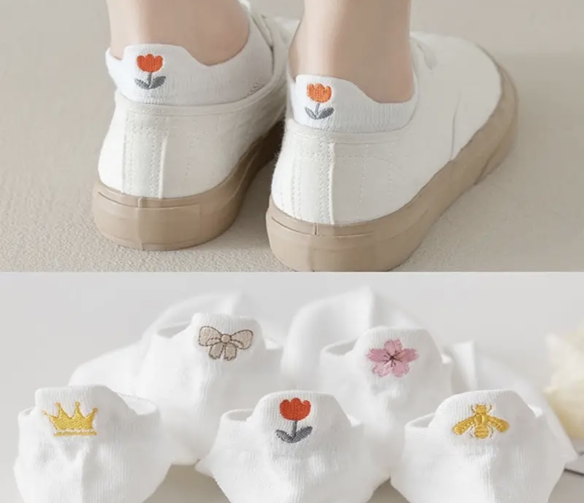 Embroidered Socks and Shoes Set