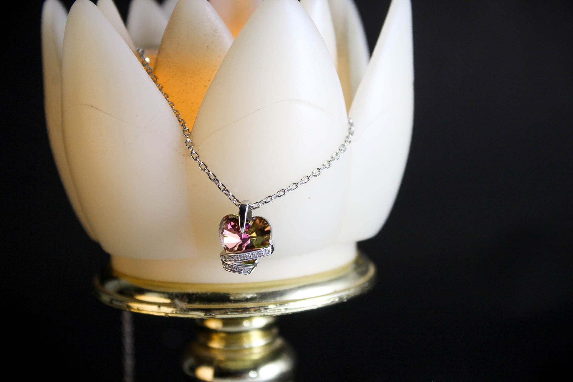 Heart-shaped Pendant Necklace
