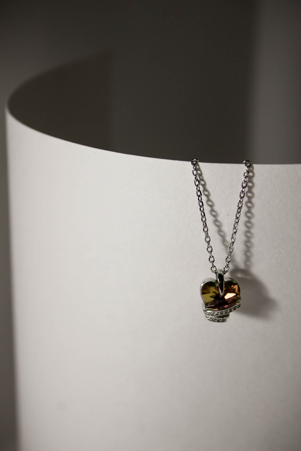 Heart-shaped Pendant Necklace