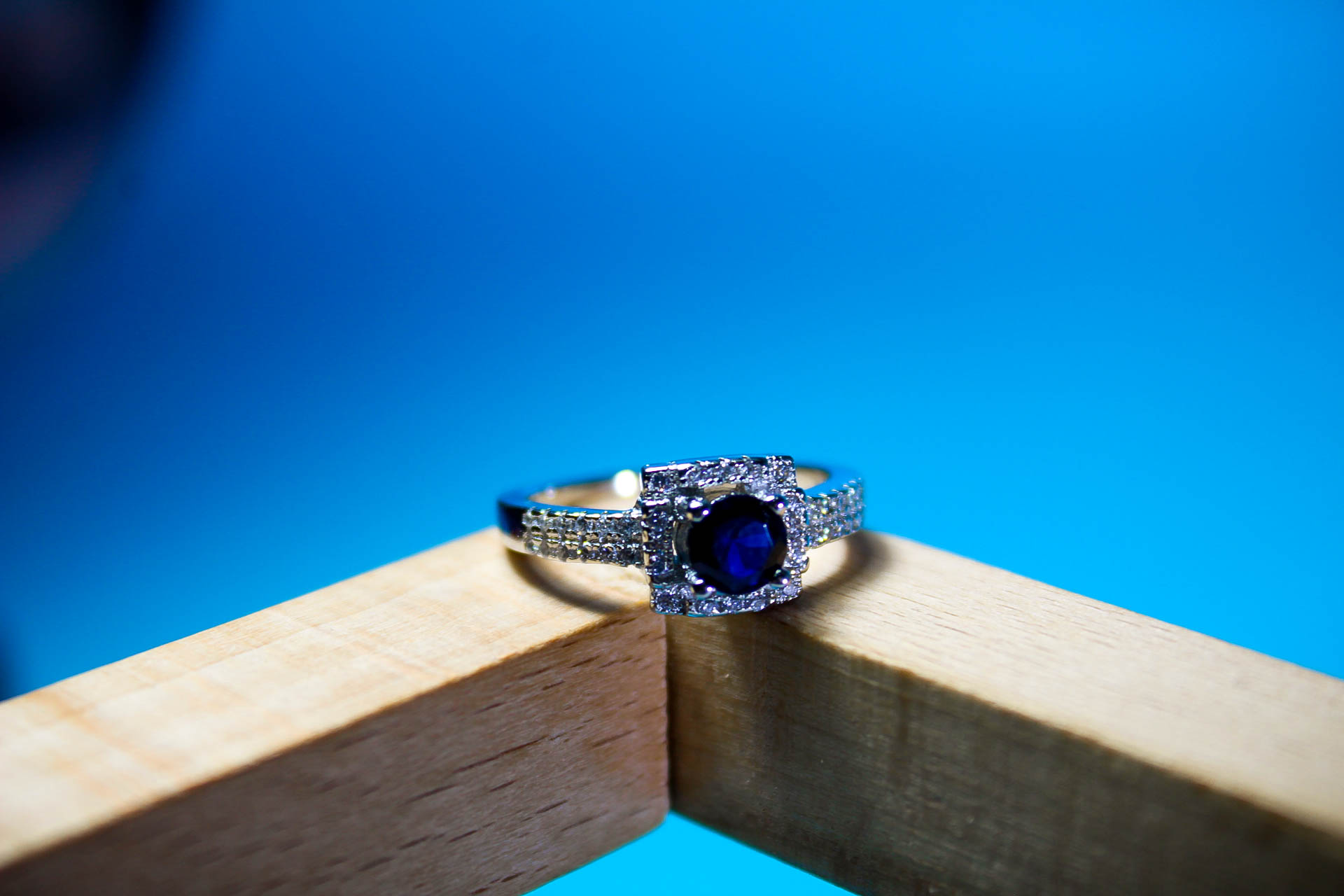 Elegant Sapphire Ring