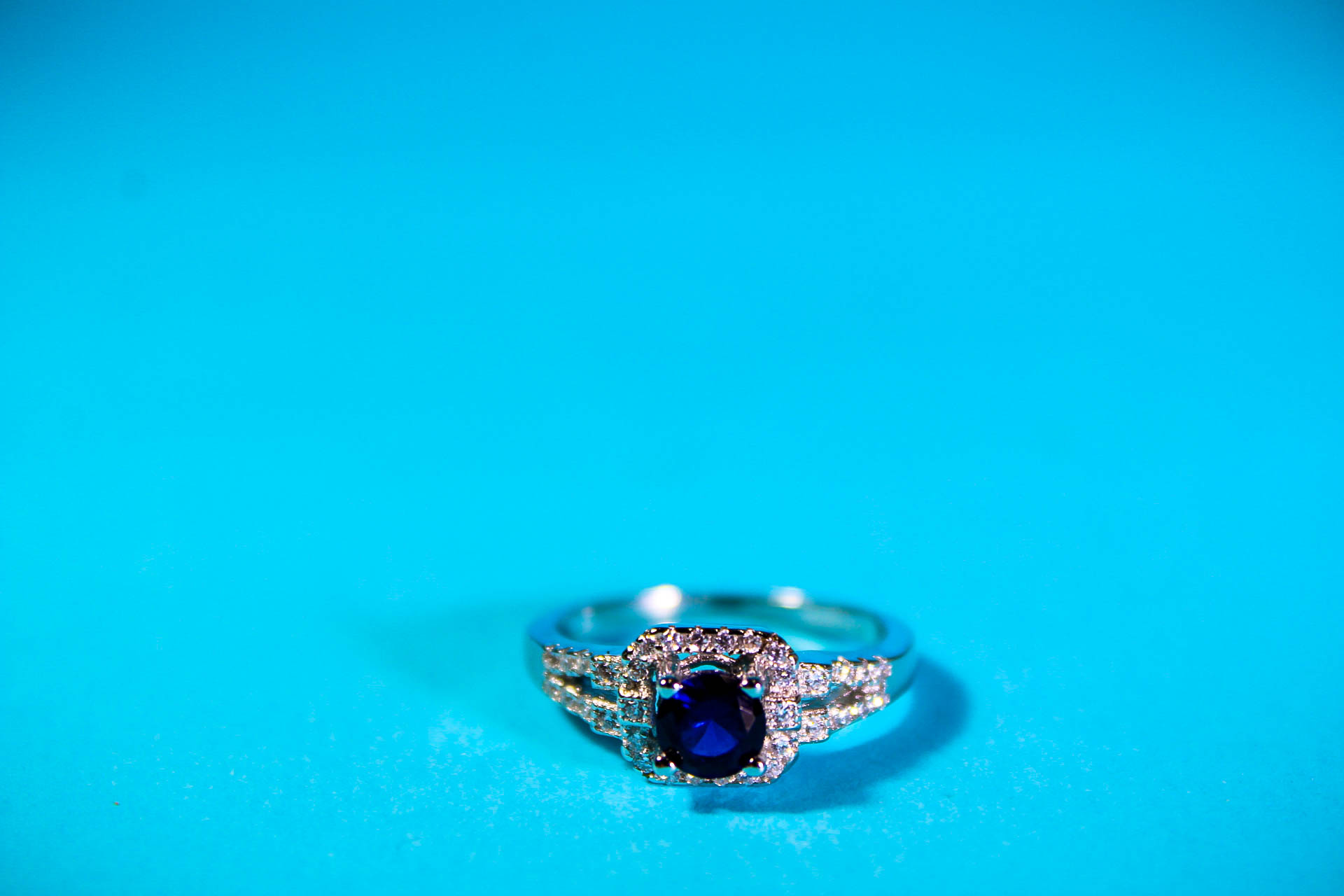 Elegant Sapphire Ring