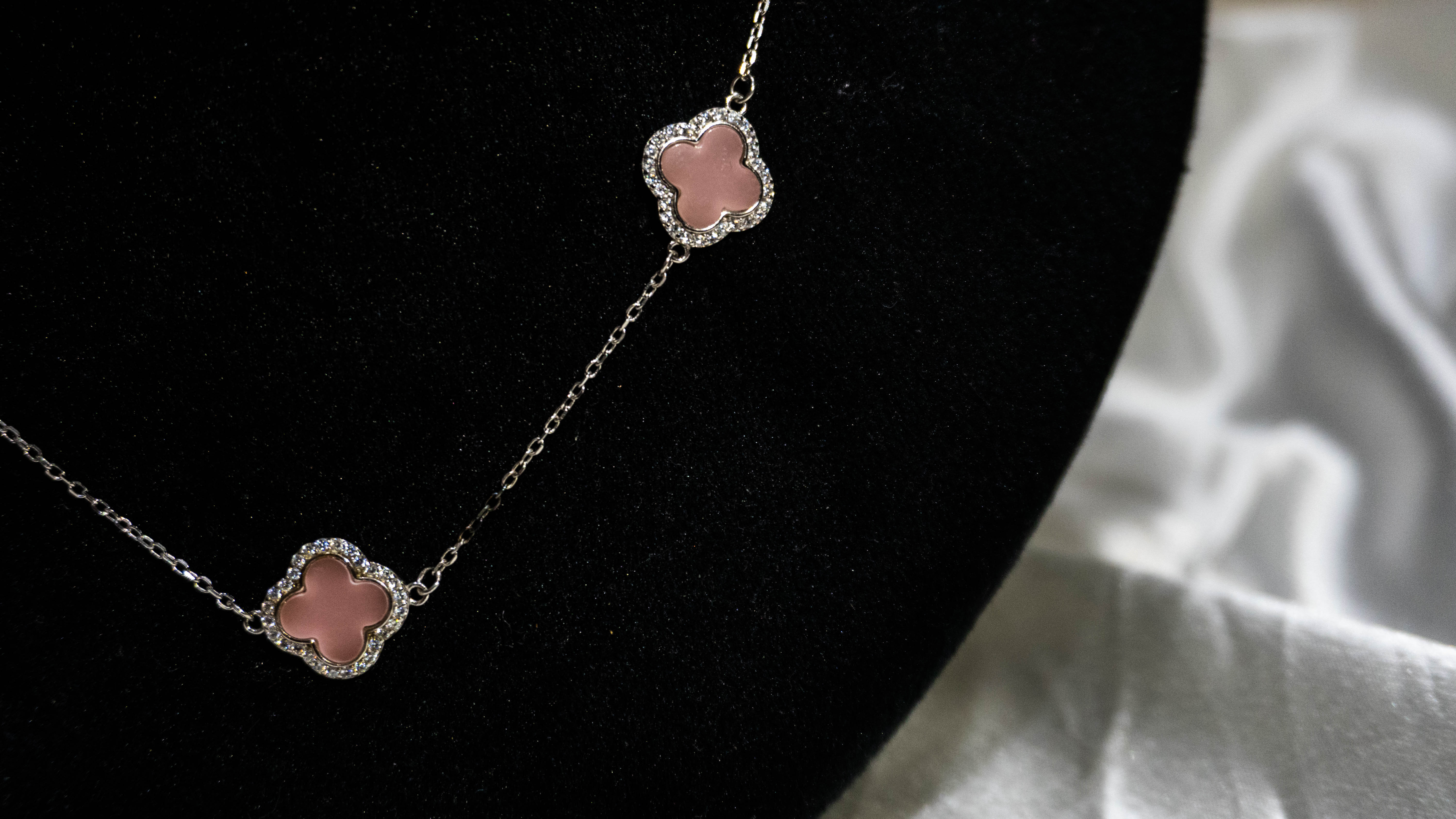 Elegant Four-Leaf Flower Necklace