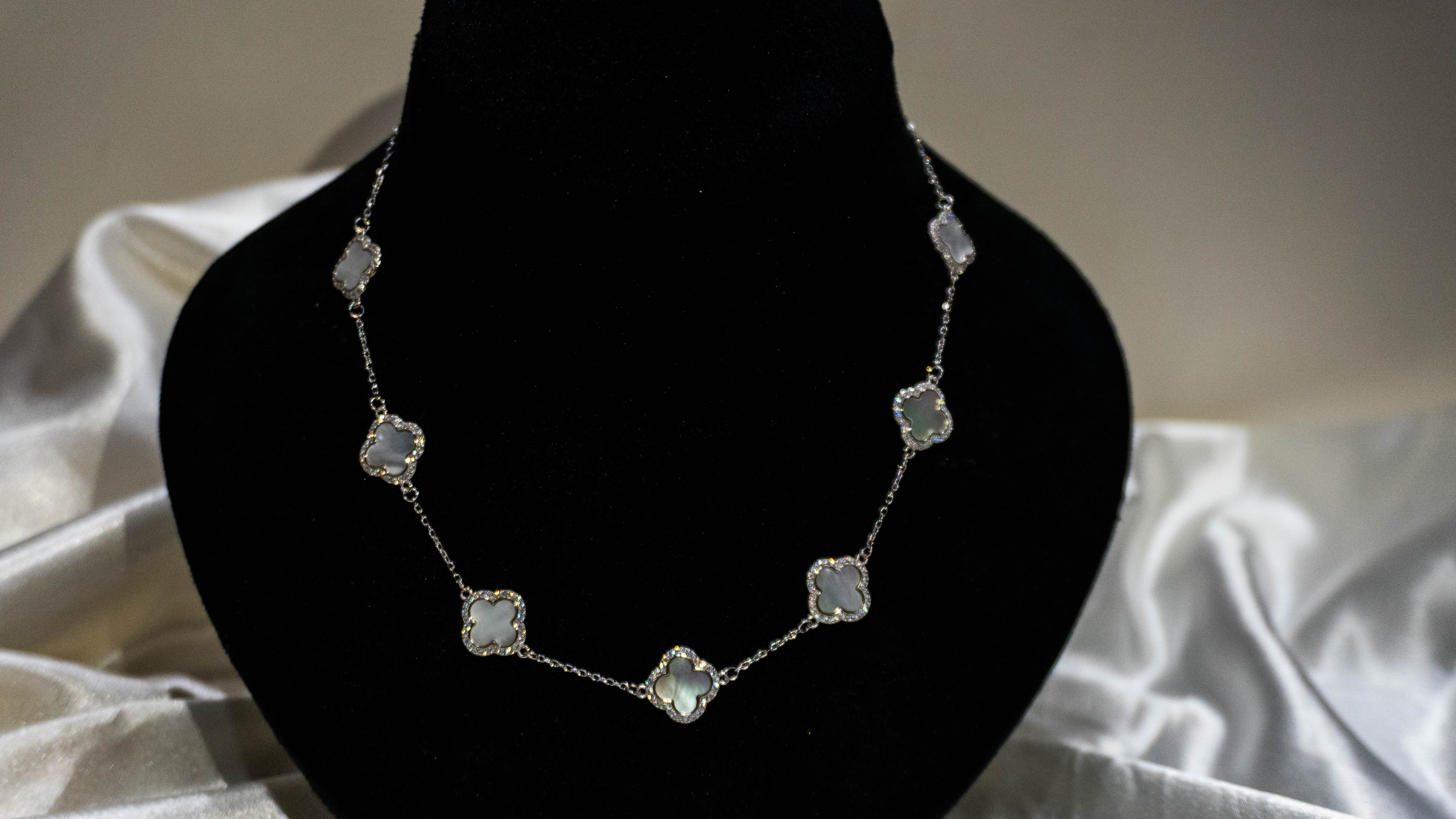 Elegant Four-Leaf Flower Necklace