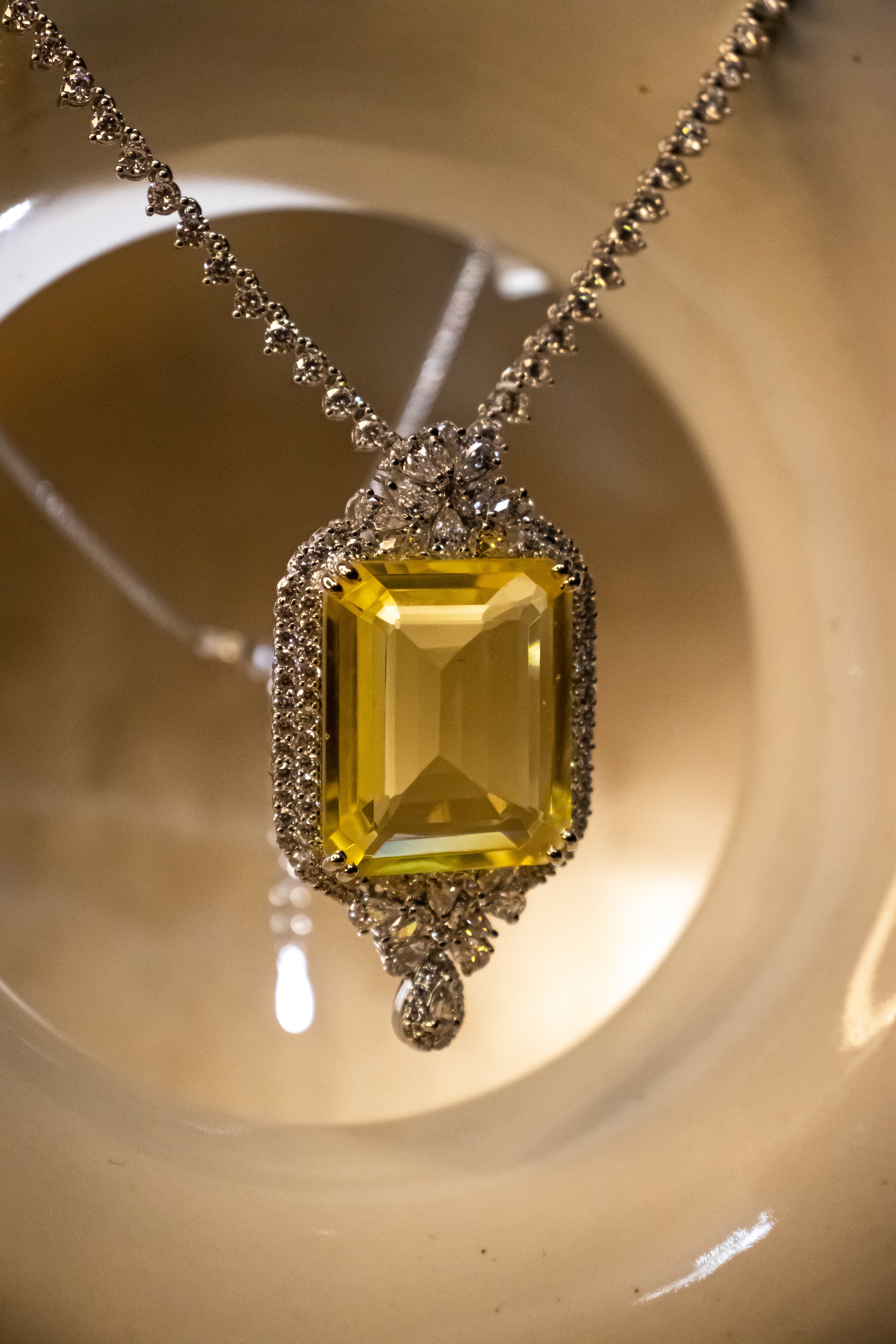  KIRA – Yellow Stone