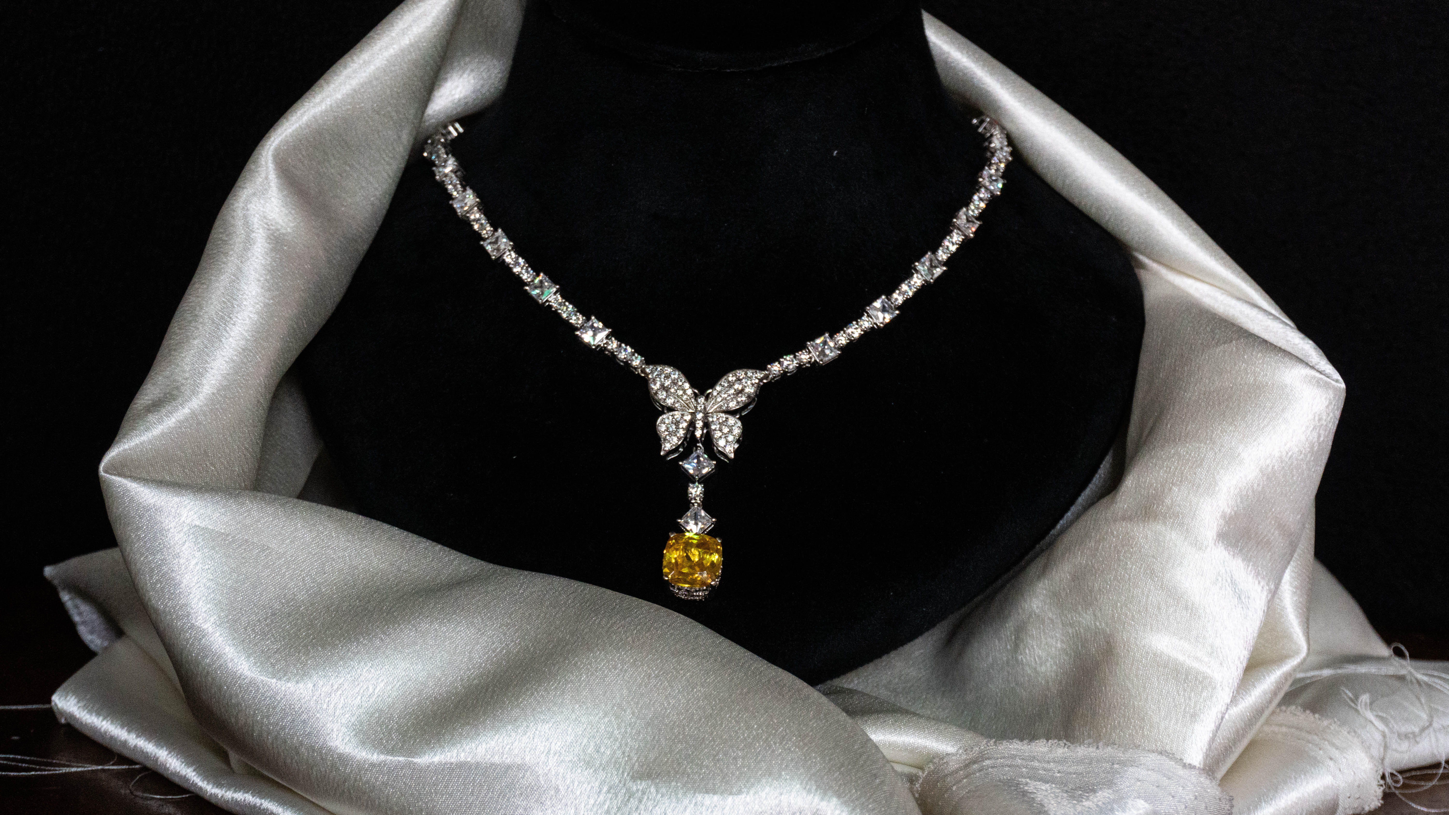 SORA Diamond Necklace
