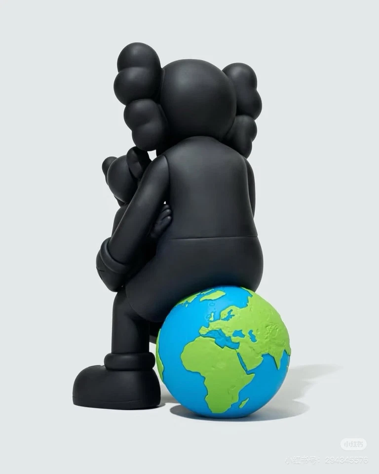  KAWS HOLIDAY THAILAND BLACK