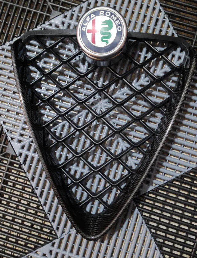 SCUDO ORIGINALE STELVIO IN CARBONIO