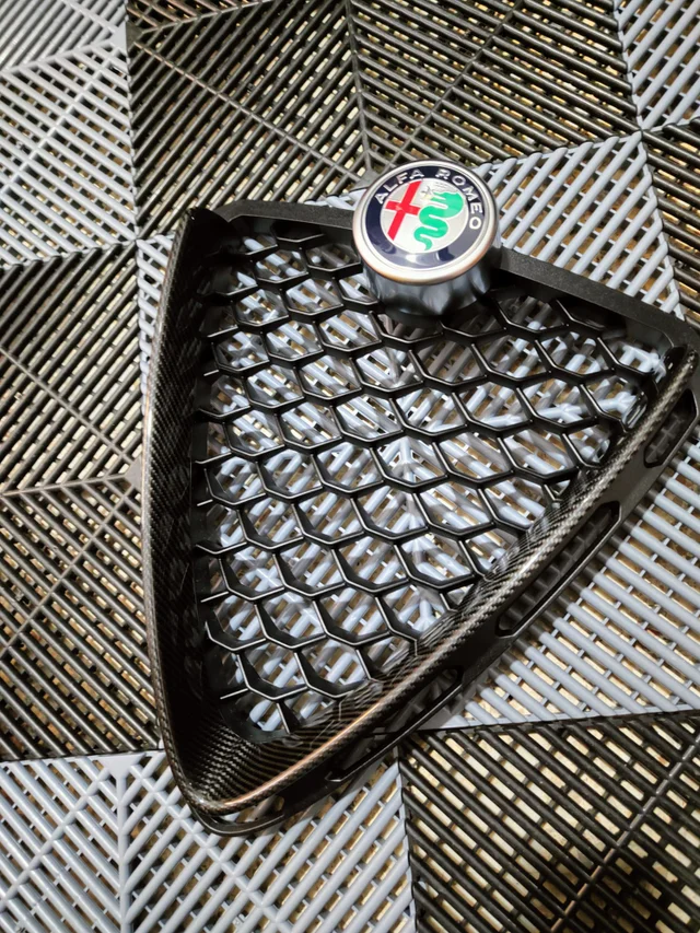 SCUDO ORIGINALE STELVIO IN CARBONIO
