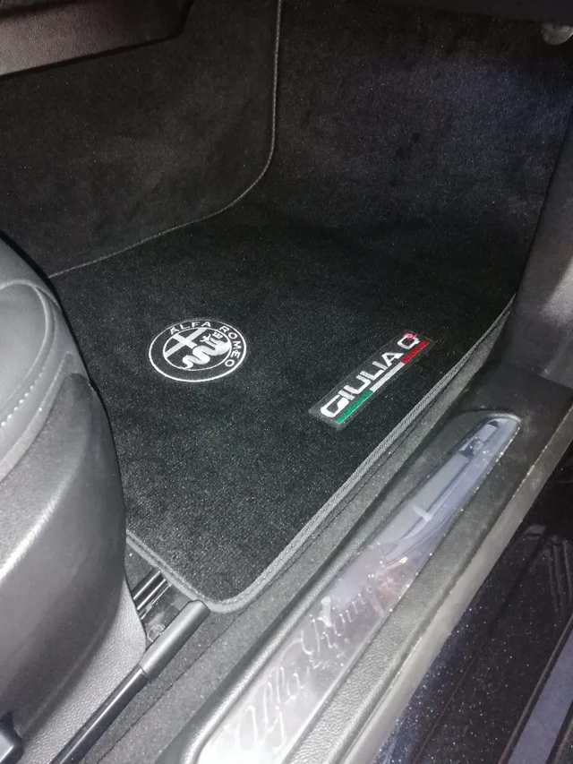 TAPPETINI GIULIA - set 63 - LOGO Q2