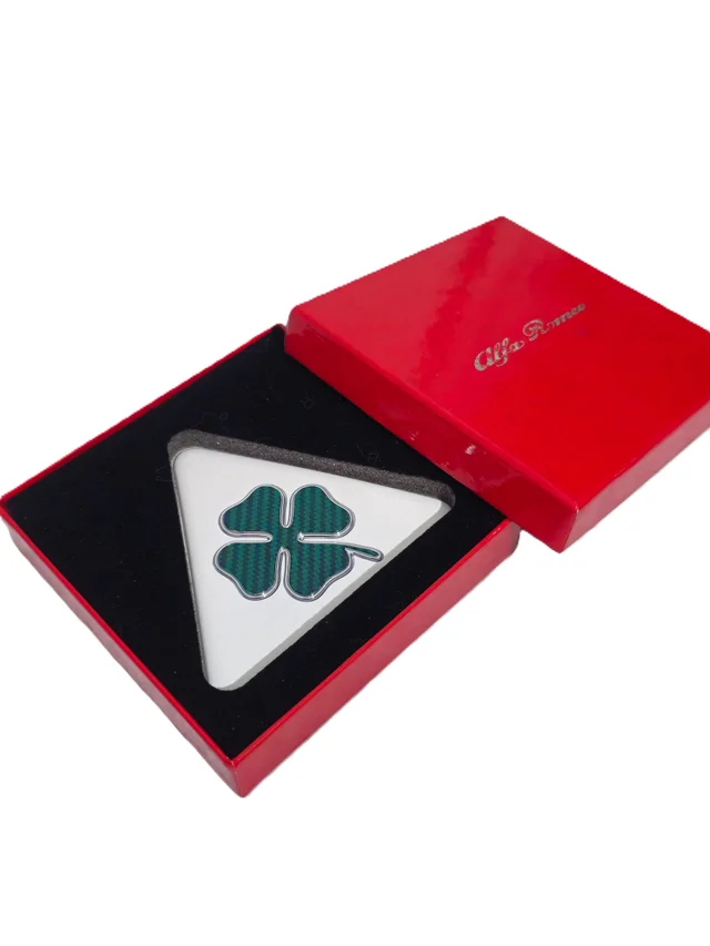 LOGHI BADGE EMBLEMA QUADRIFOGLIO VERDE