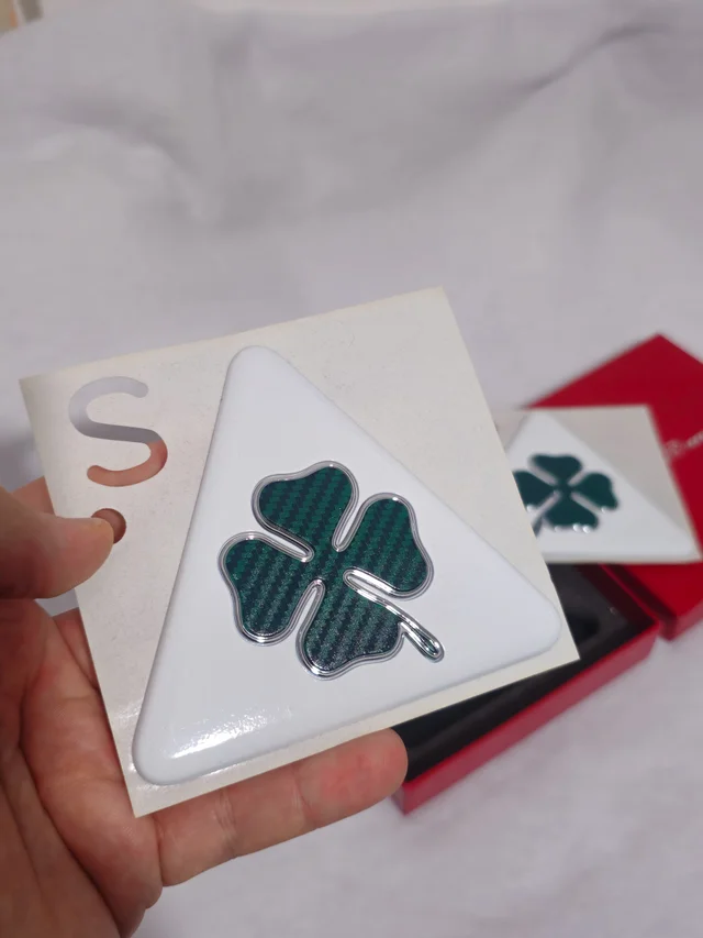 LOGHI BADGE EMBLEMA QUADRIFOGLIO VERDE