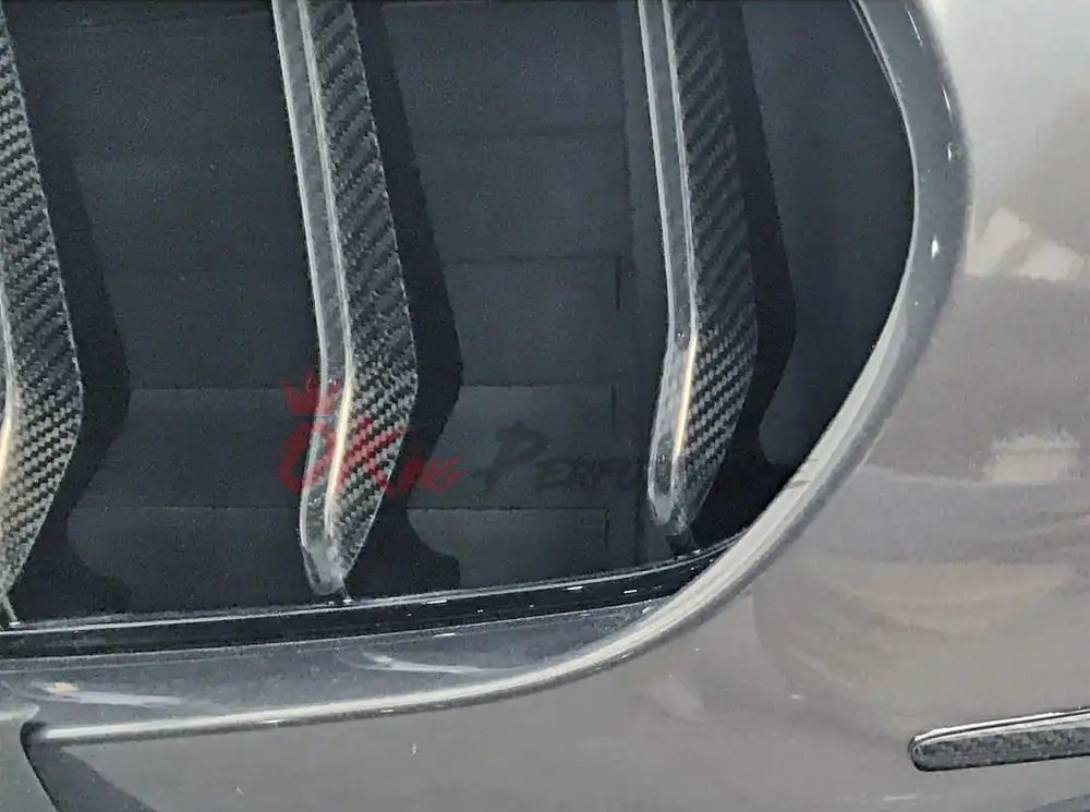 Griglia anteriore in fibra di carbonio a secco Mansory Style per Maserati Levante 2016-2018