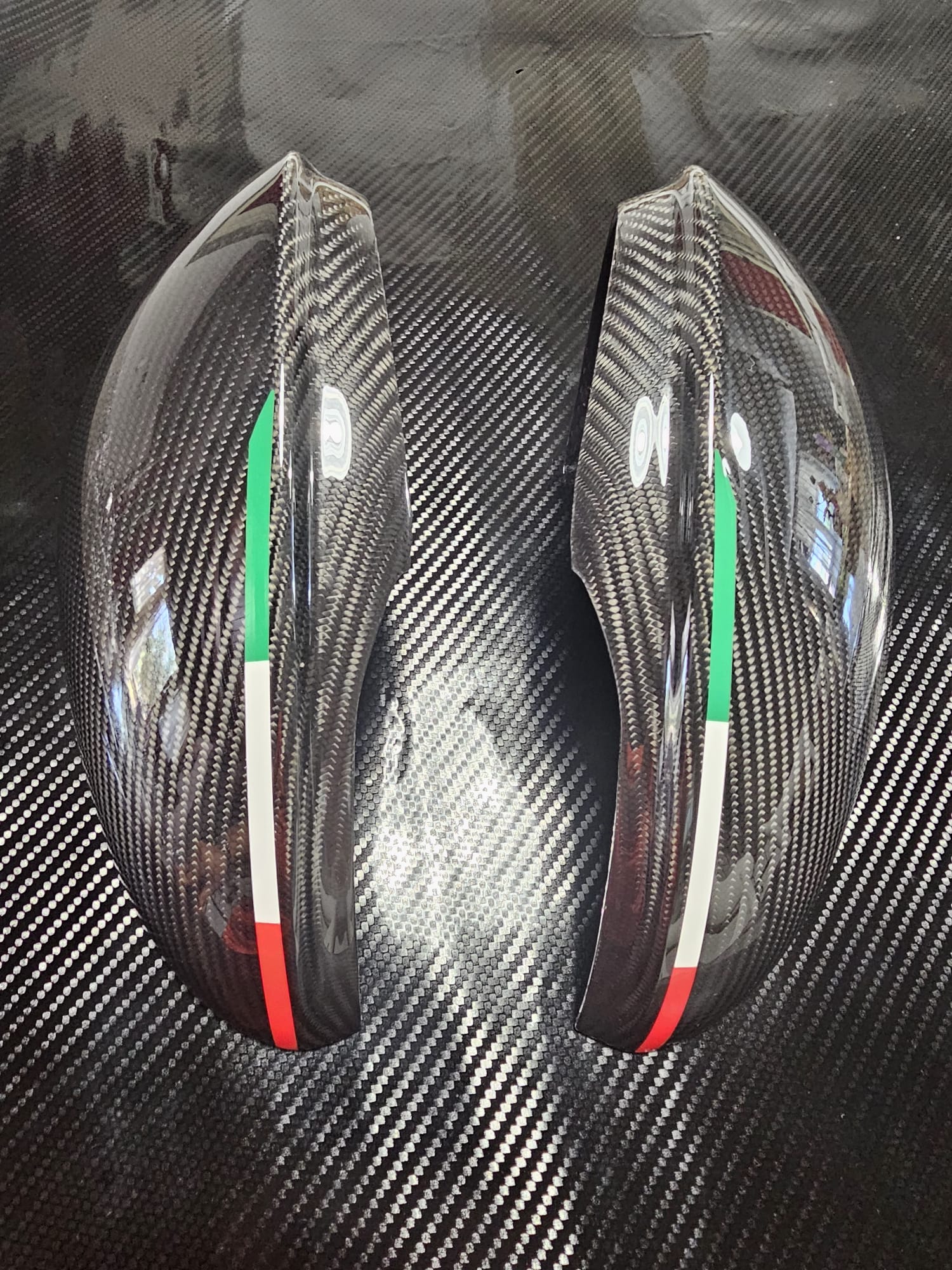 CALOTTE CARBONIO ARTIGIANALI GIULIA