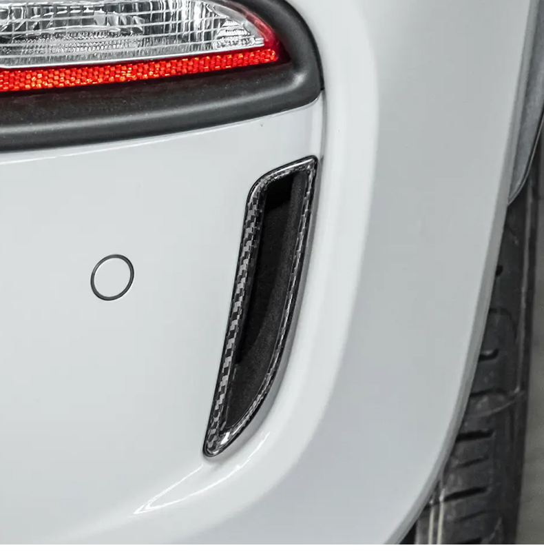  Light reflector trim
