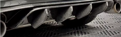 Diffusore posteriore in carbonio stile aggressivo golf 7