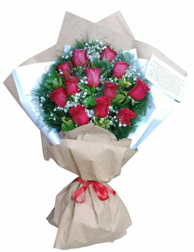 Ramo de 12 rosas importadas 