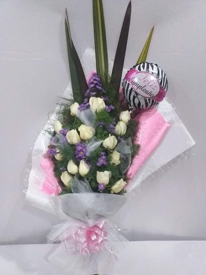 Ramo 15 Rosas + Globo