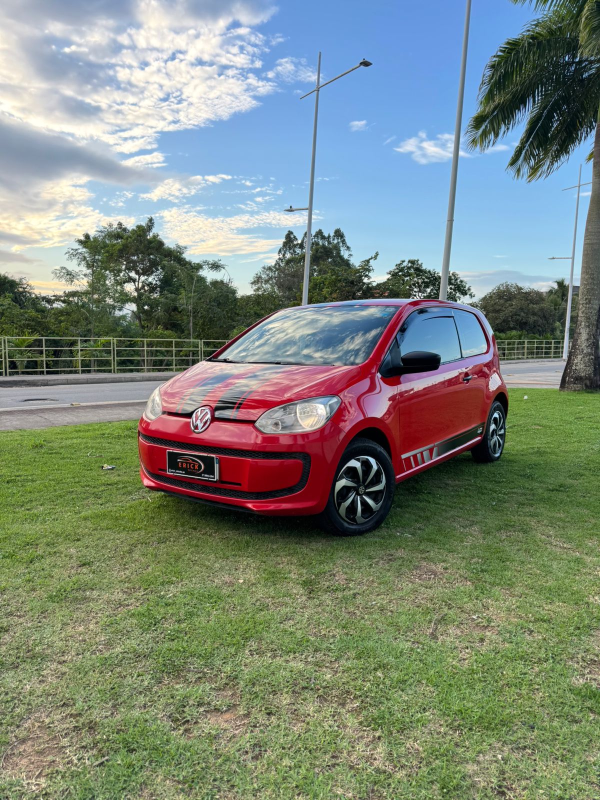 UP TAKE 2015 (2 PORTAS) - VERMELHO