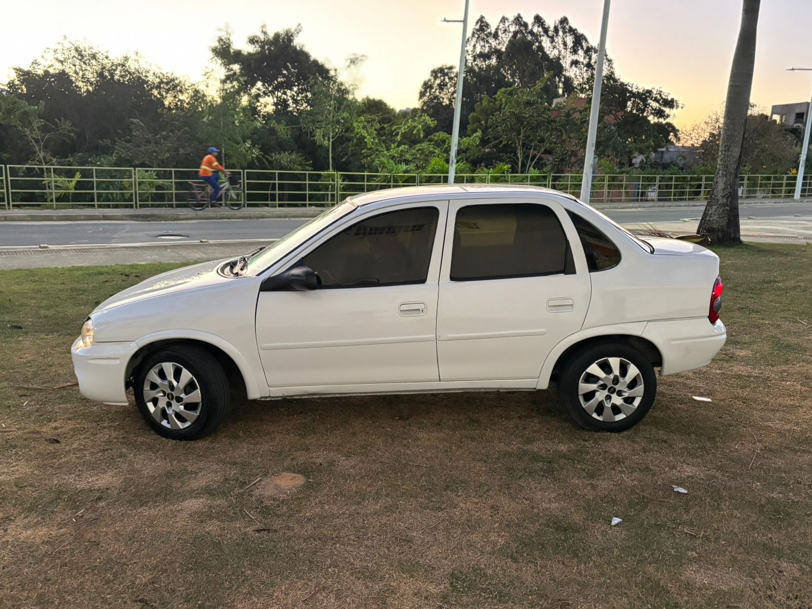 CHEVROLET CORSA CLASSIC 1.0 - 2007 - BRANCO