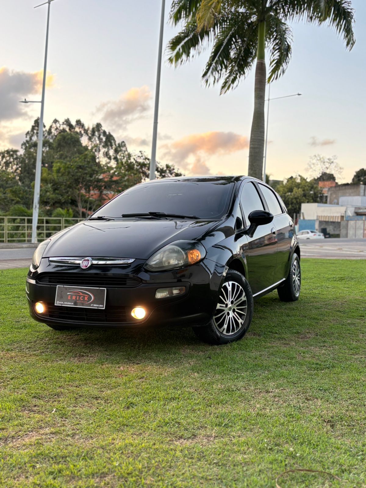 FIAT PUNTO ATTRACTIVE 1.4 2014-15 - PRETO