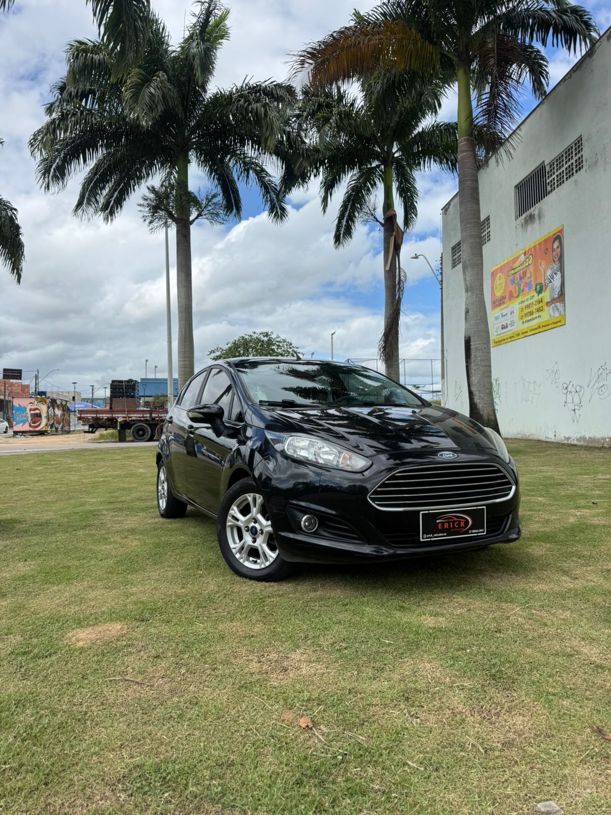 FORD NEW FIESTA - PRETO