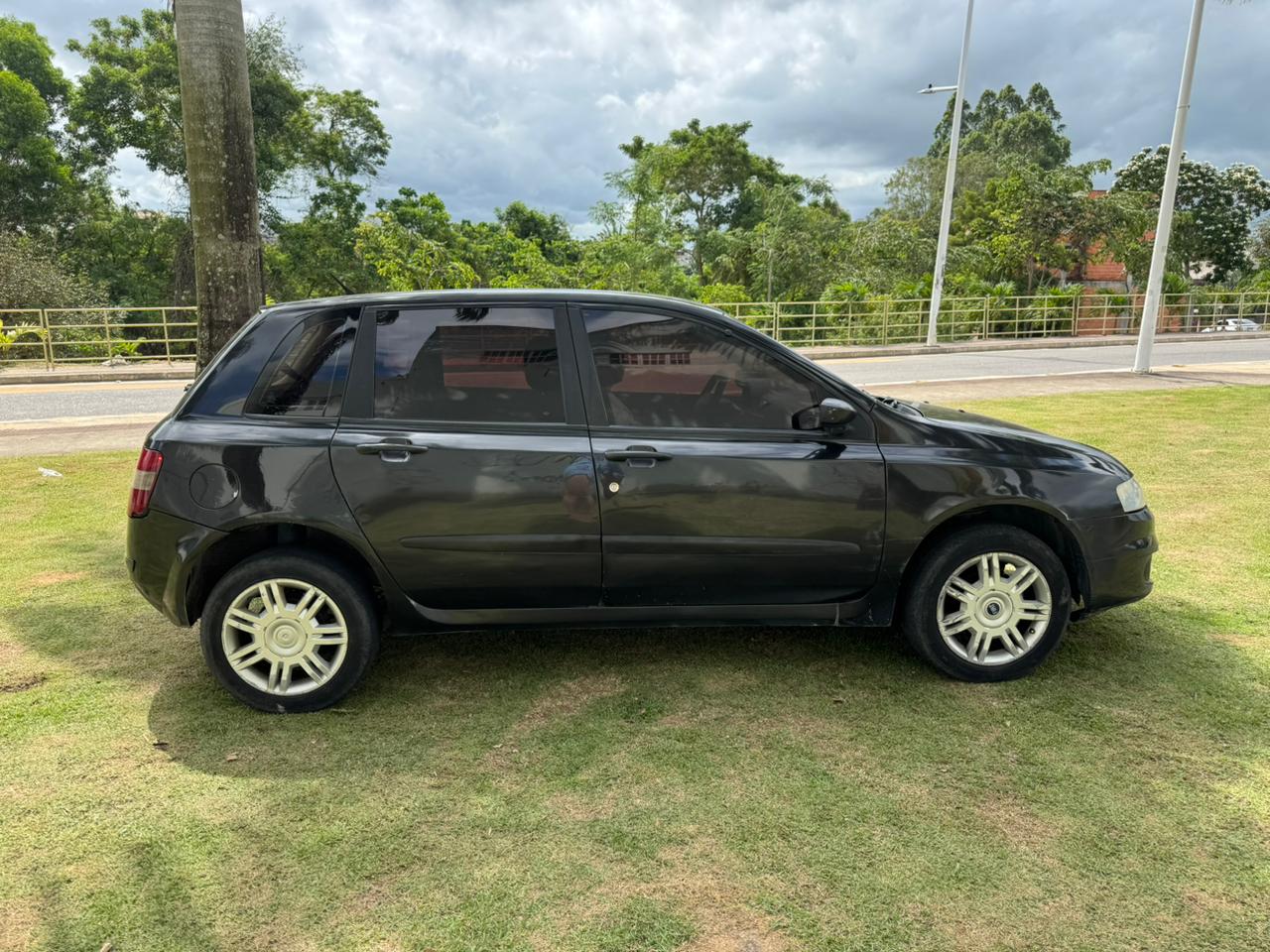 FIAT STILO - PRETO