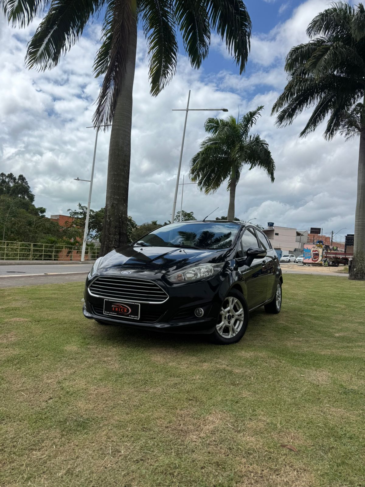 FORD NEW FIESTA - PRETO