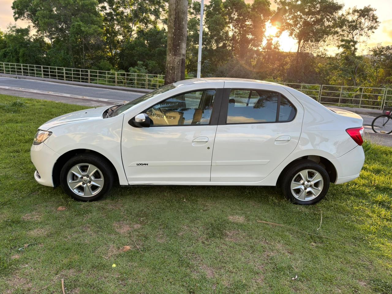 RENAULT LOGAN EXPRESSION 1.0 - BRANCO