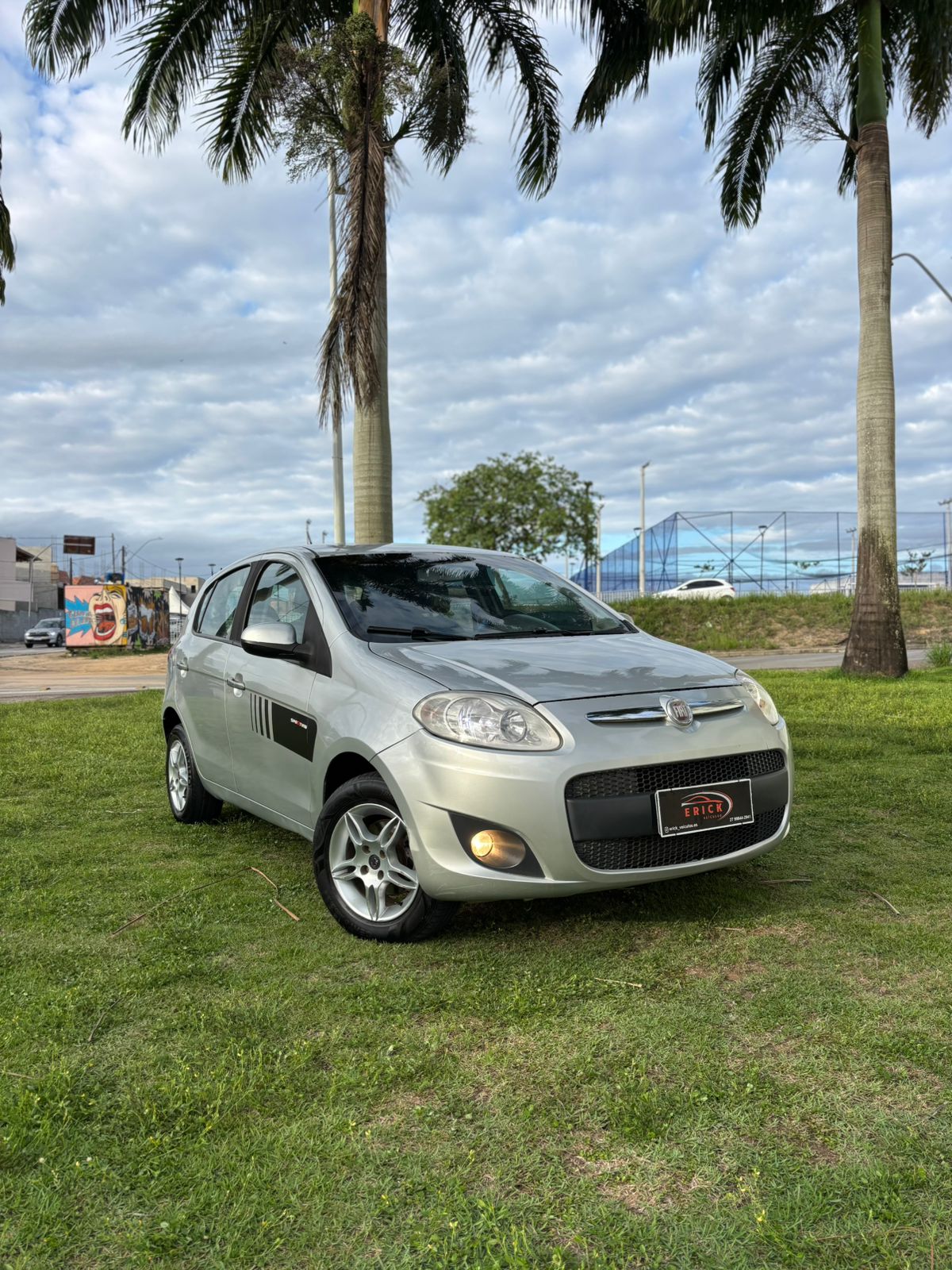 FIAT PALIO ATTRACTIVE 1.0 - PRATA