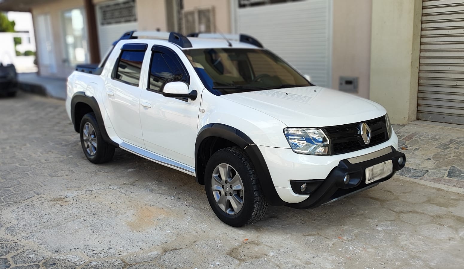 RENAULT DUSTER OROCH 1.6 - 2016