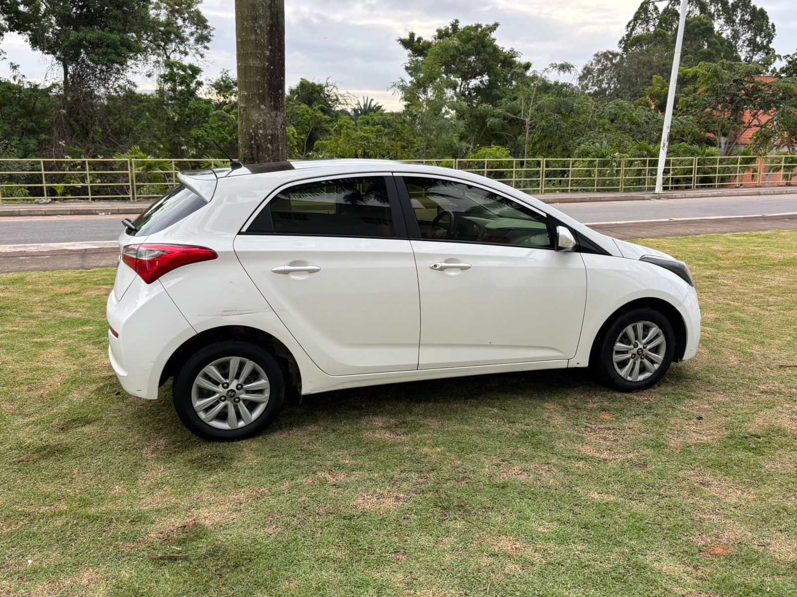 HB20 COMFORT PLUS 1.0 - BRANCO