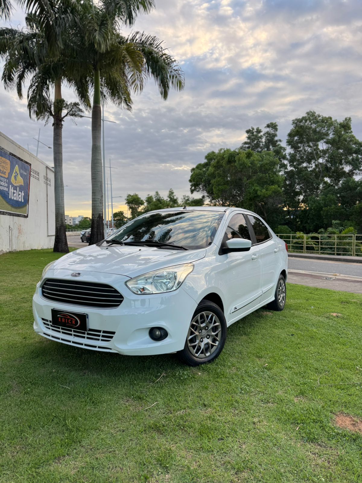 K-SEDAN 1.5 2015/2016 - BRANCO