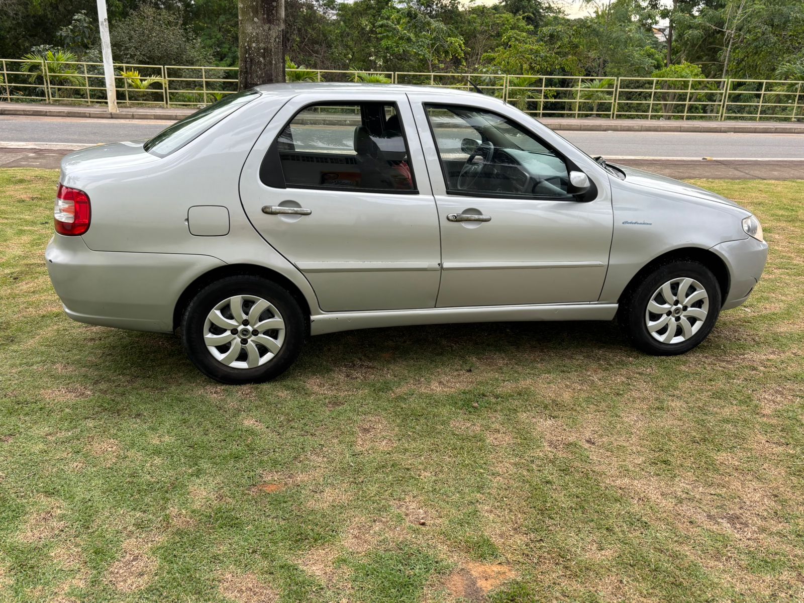 FIAT SIENA CELEBRATION 1.0 - 2008 - PRATA