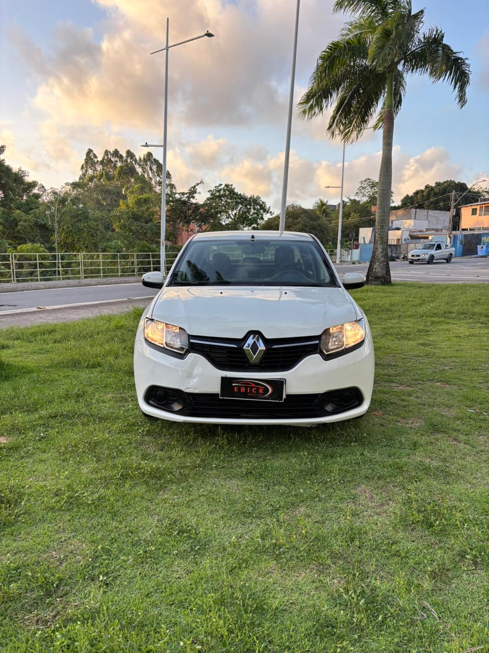 RENAULT LOGAN EXPRESSION 1.0 - BRANCO