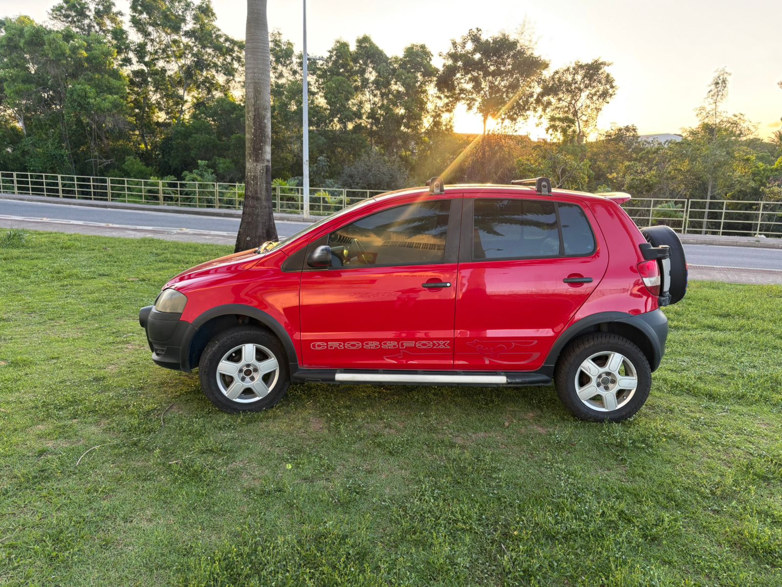 VW CROSSFOX 2008-09 - VERMELHO
